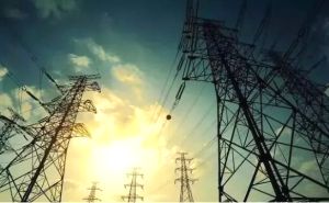 你知道為什么高壓電線為什么都是三根線？